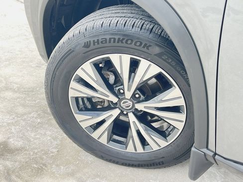 Used 2021 Nissan Rogue SV image 12