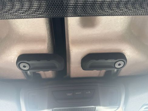 Used 2024 Jeep Gladiator Sport image 25