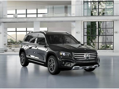 Used 2026 Mercedes-Benz GLB 250 4MATIC image 8