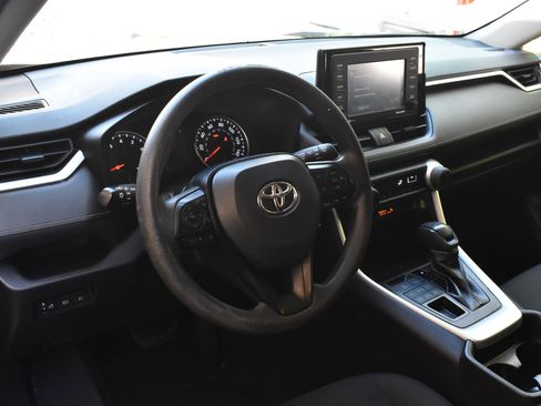 Used 2021 Toyota RAV4 LE AWD/4WD image 19