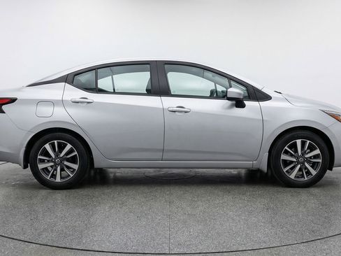 Used 2025 Nissan Versa SV FWD image 11