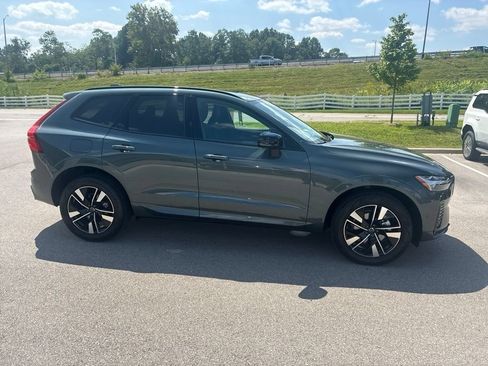 Used 2026 Volvo XC60 B5 Plus w/ Protection Package Premier AWD/4WD image 2