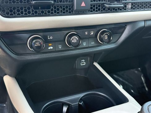 Certified 2024 Honda HR-V LX image 22