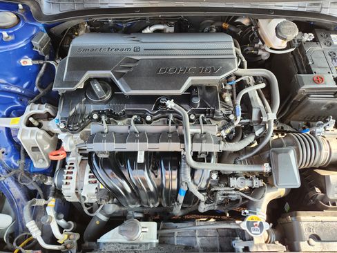 Certified 2023 Hyundai Elantra SEL w/ Convenience Package FWD image 9