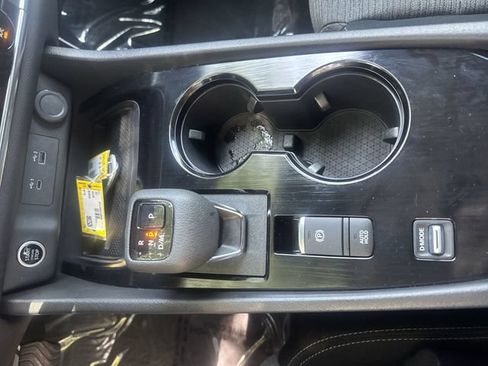 Used 2023 Nissan Rogue SV FWD image 23