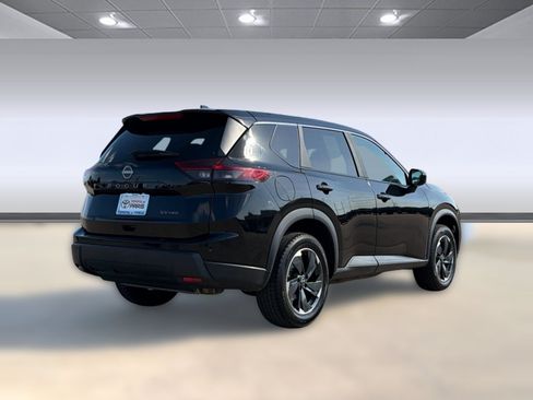 Used 2024 Nissan Rogue SV AWD/4WD image 9