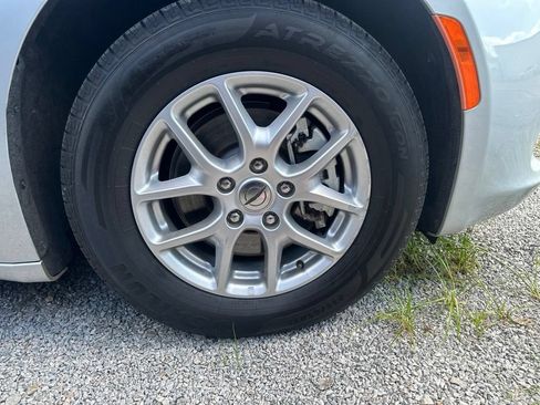 Used 2023 Chrysler Voyager LX FWD image 12
