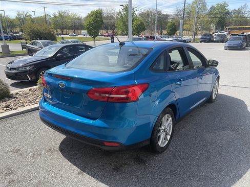 Used 2016 Ford Focus SE w/ SE Cold Weather Package FWD image 5