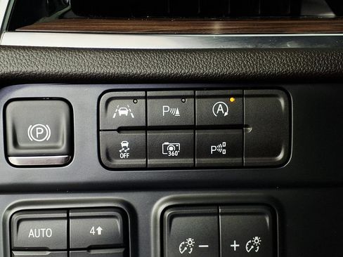 Used 2025 Chevrolet Tahoe LT AWD/4WD image 21