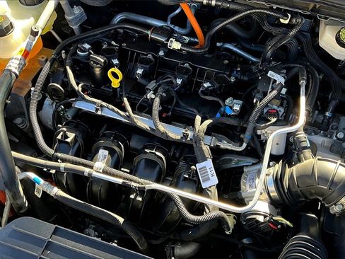 Used 2022 Ford Escape SE image 34