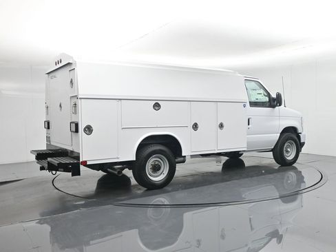 New 2026 Ford E-350 and Econoline 350 Super Duty w/ Power Equipment Group image 31