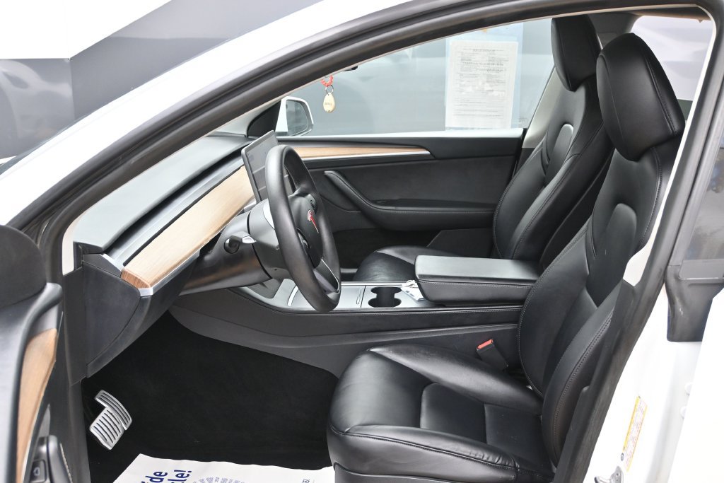 Used 2025 Tesla Model Y Performance AWD/4WD image 8