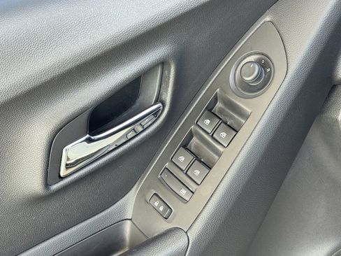 Used 2017 Chevrolet Trax LS image 26