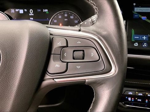 Used 2023 Buick Envision Avenir AWD/4WD image 28