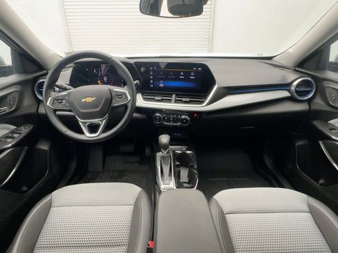 Certified 2024 Chevrolet Trax LT w/ Sunroof Package image 15