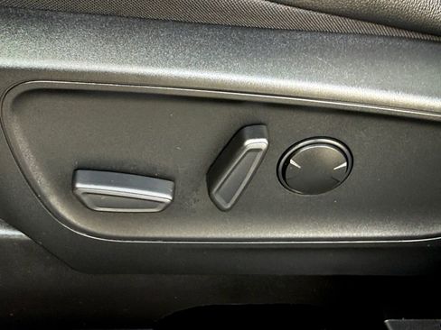 Used 2023 Ford Escape ST-Line Elite w/ Premium Technology Package AWD/4WD image 10
