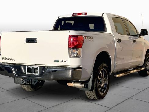 Used 2013 Toyota Tundra 4x4 CrewMax image 12
