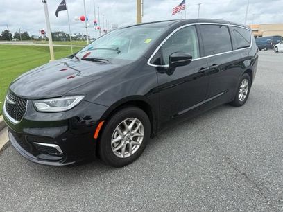 Used 2024 Chrysler Pacifica Touring-L