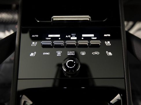 New 2026 Porsche Cayenne Coupe image 23