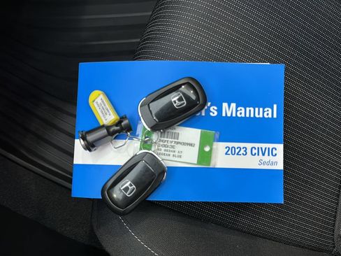 Certified 2023 Honda Civic EX image 37