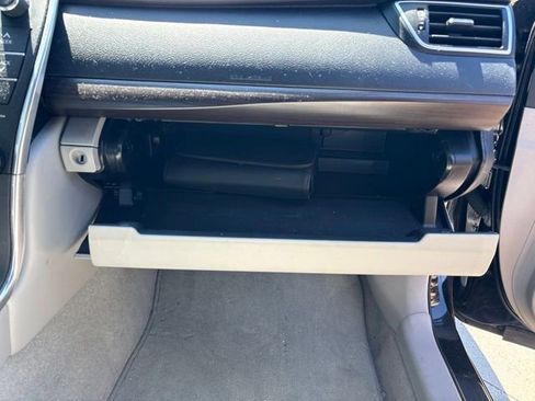 Used 2016 Toyota Camry XLE FWD image 34