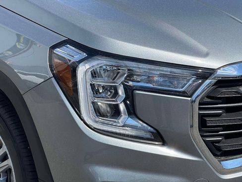 Used 2023 GMC Terrain SLE w/ Driver Convenience Package AWD/4WD image 8
