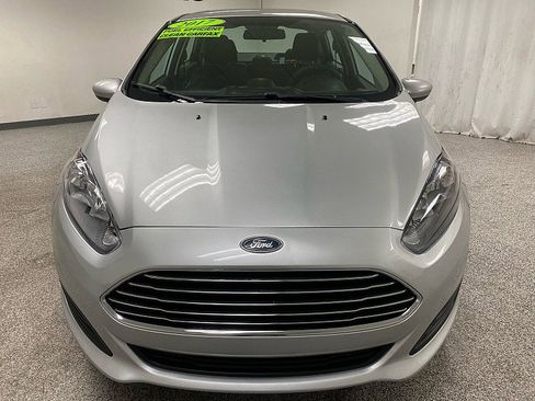 Used 2017 Ford Fiesta SE image 2