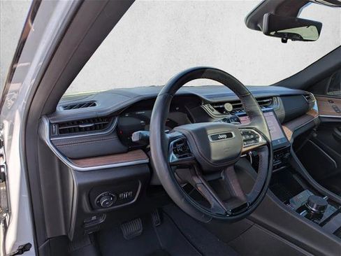 Used 2023 Jeep Grand Cherokee L Summit w/ Advanced Protech Group IV AWD/4WD image 12