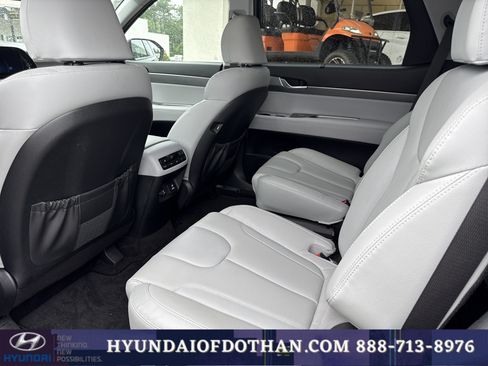 Certified 2022 Hyundai Palisade SEL w/ Premium Package FWD image 12