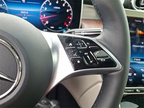 Used 2025 Mercedes-Benz GLC 300 GLC 300 image 22