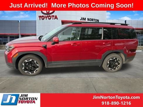 Used 2025 Hyundai Santa Fe SEL FWD image 3