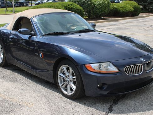Used 2004 BMW Z4 3.0i RWD image 2