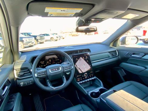 New 2026 GMC Terrain AT4 w/ LPO, Black Badging Package image 31