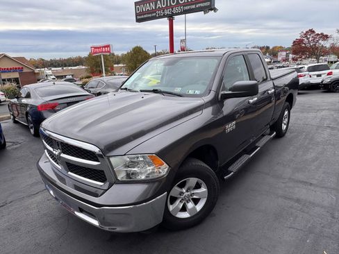 Used 2017 RAM 1500 Classic SLT image 2