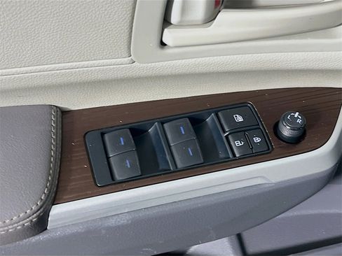 Certified 2024 Toyota Sienna LE image 17