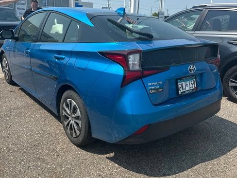 Used 2022 Toyota Prius LE AWD/4WD image 3