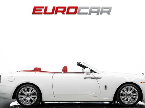 Used 2018 Rolls-Royce Dawn RWD image 8