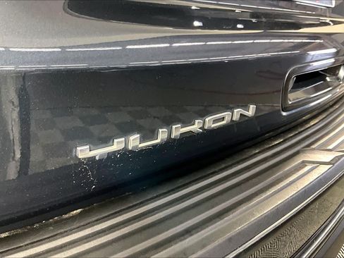 Certified 2021 GMC Yukon AT4 w/ AT4 Premium Plus Package AWD/4WD image 29