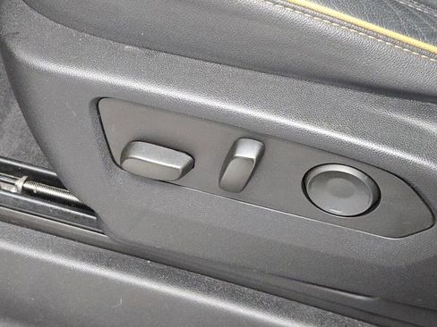 Used 2023 GMC Yukon AT4 image 30