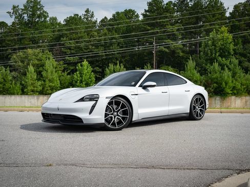 Used 2023 Porsche Taycan RWD image 3