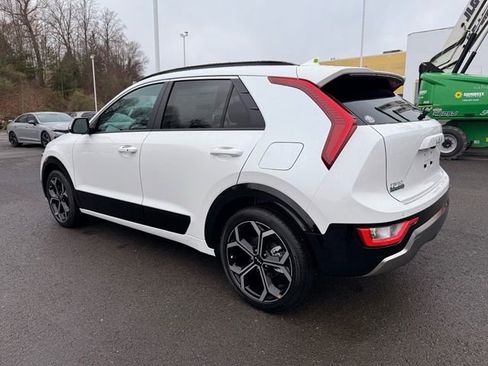 New 2025 Kia Niro EX Touring FWD image 3