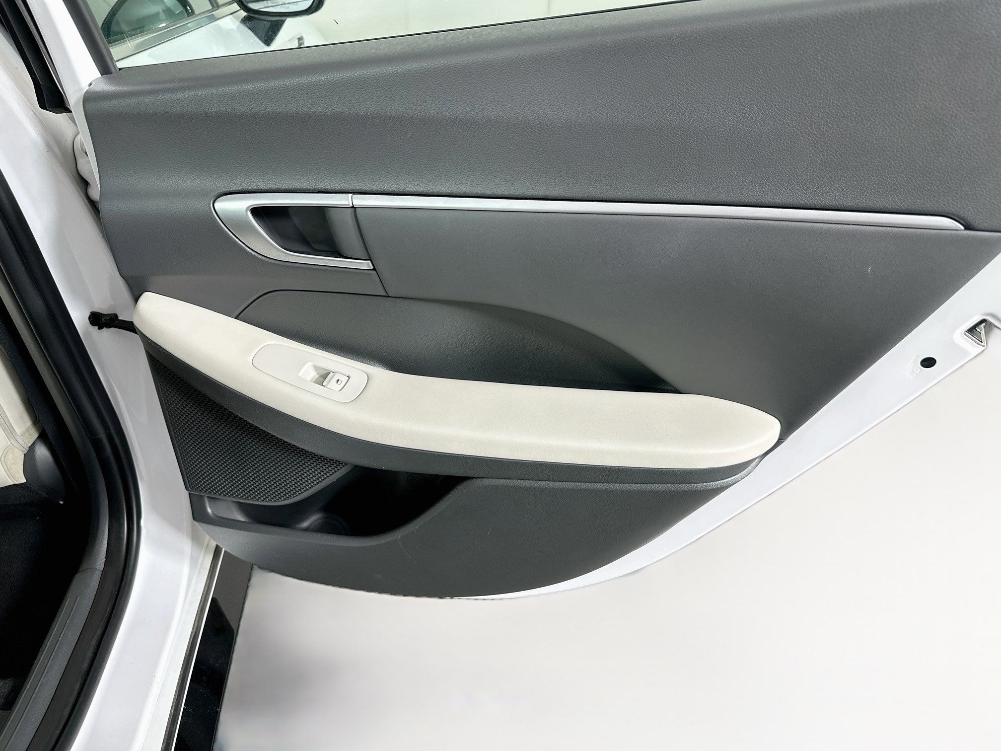 Used 2025 Hyundai Sonata SEL FWD image 28