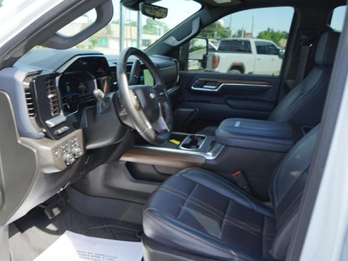 Used 2024 Chevrolet Silverado 2500 High Country w/ High Country Premium Package AWD/4WD image 10