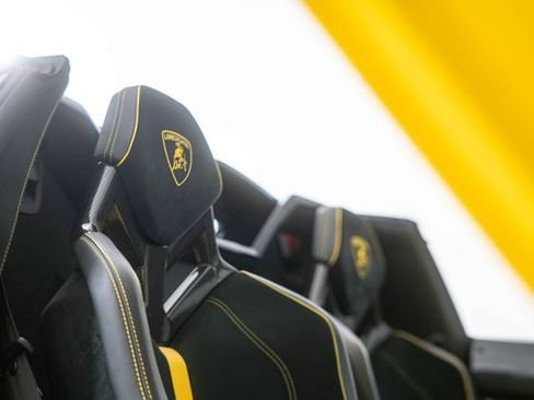 Used 2016 Lamborghini Aventador LP 750-4 Superveloce AWD/4WD image 23