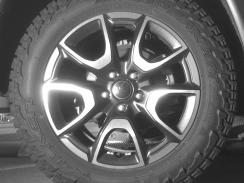 Used 2025 Jeep Compass Trailhawk AWD/4WD image 15