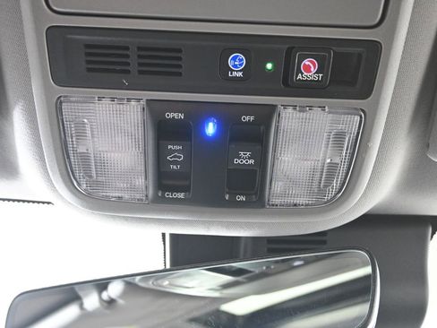 Used 2021 Honda Pilot Touring image 39