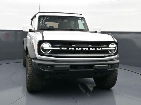Used 2021 Ford Bronco Outer Banks w/ Sasquatch Package AWD/4WD image 2