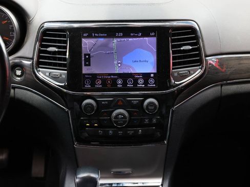 Used 2020 Jeep Grand Cherokee Overland RWD image 37