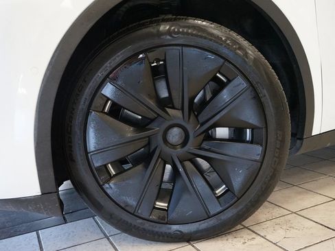 Used 2021 Tesla Model Y Long Range AWD/4WD image 51