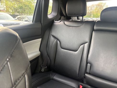 Used 2025 Jeep Compass Limited image 38